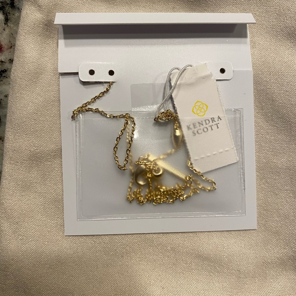 Kendra Scott Black and Gold Elegant Necklace - Picture 5 of 5